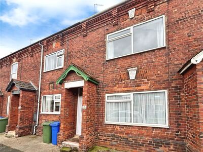 2 bedroom Mid Terrace House for sale