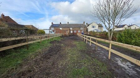 2 bedroom Mid Terrace House for sale