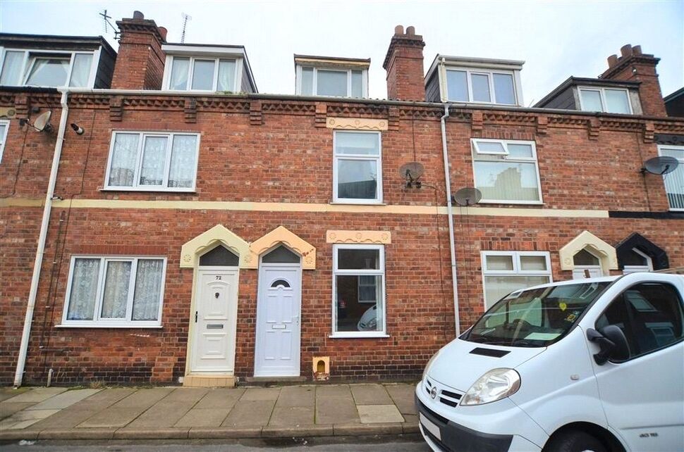 3 bedroom Mid Terrace House for sale