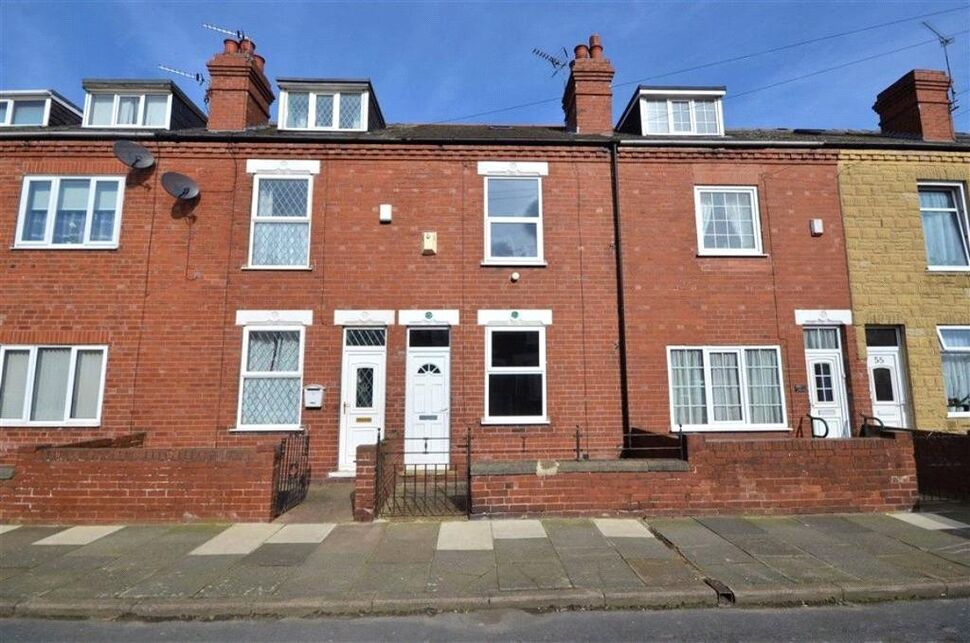 3 bedroom Mid Terrace House for sale