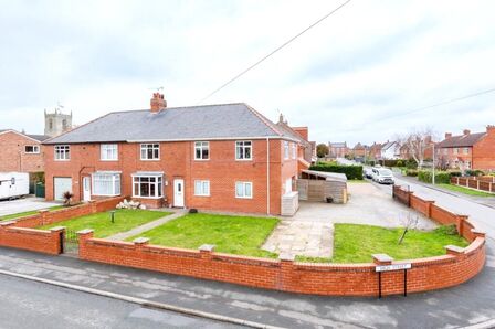 High Street, 5 bedroom Semi Detached House for sale, &pound;245,000