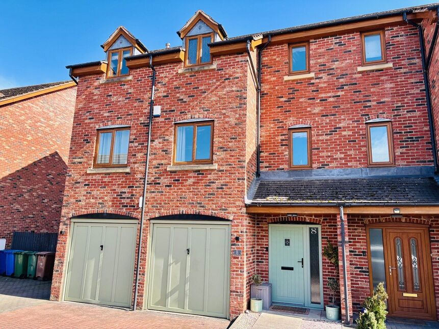 5 bedroom Semi Detached House for sale