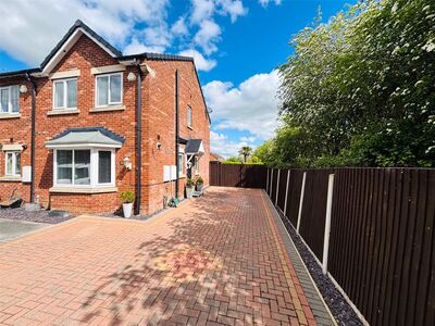 3 bedroom End Terrace House for sale