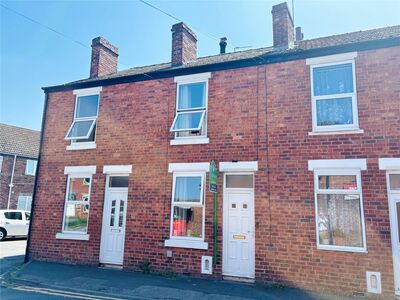 2 bedroom Mid Terrace House for sale