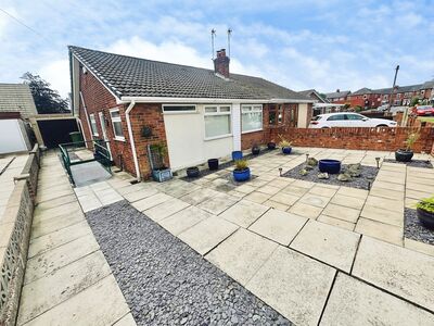 Churchill Walk, 2 bedroom Semi Detached Bungalow for sale, &pound;175,000
