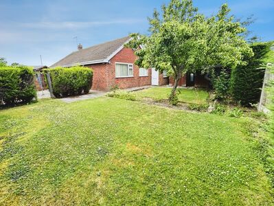 The Paddock, 3 bedroom Detached Bungalow for sale, &pound;235,000