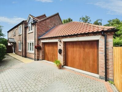 Millstone Garth, 4 bedroom Detached House for sale, &pound;500,000