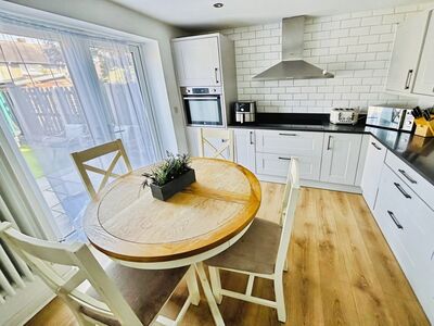 Hilda Street, 3 bedroom Mid Terrace House for sale, &pound;185,000