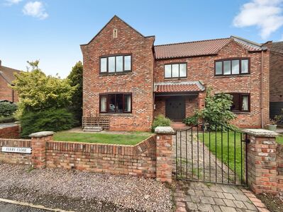 Ferry Close, 4 bedroom Detached House for sale, &pound;550,000
