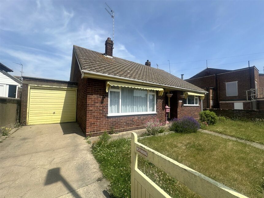 Main image of 2 bedroom Detached Bungalow to rent, Cross Road, Gorleston, Norfolk, NR31