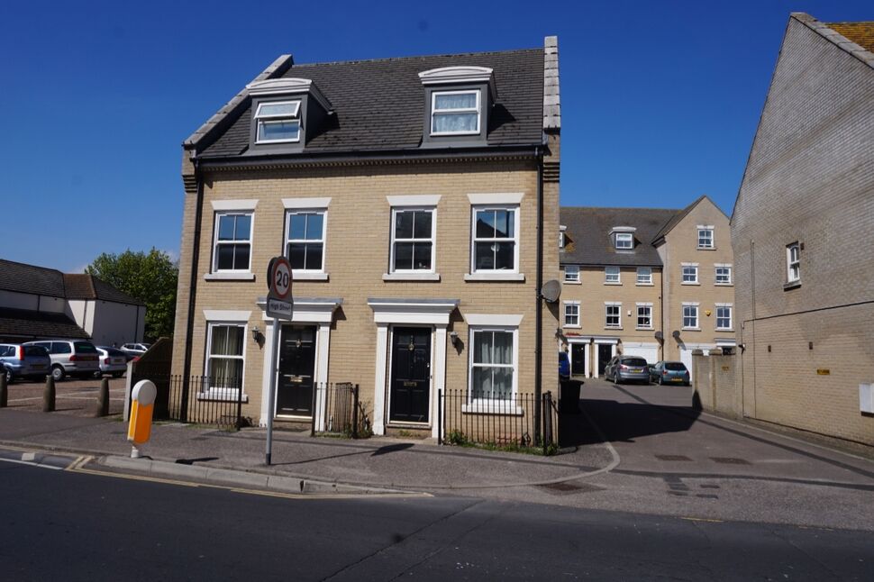 Main image of 3 bedroom Semi Detached House to rent, High Street, Gorleston, Norfolk, NR31