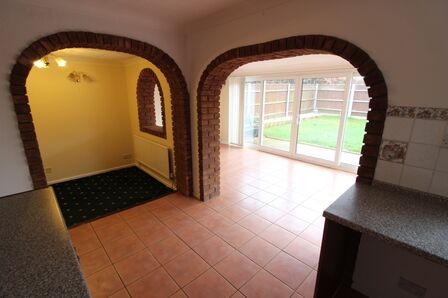 3 bedroom Detached House to rent