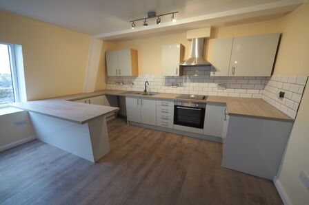 King Street, 3 bedroom  Flat to rent, £750 pcm