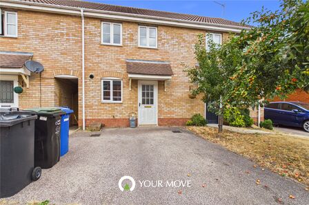 Underwood Close, 2 bedroom Mid Terrace House to rent, &pound;850 pcm