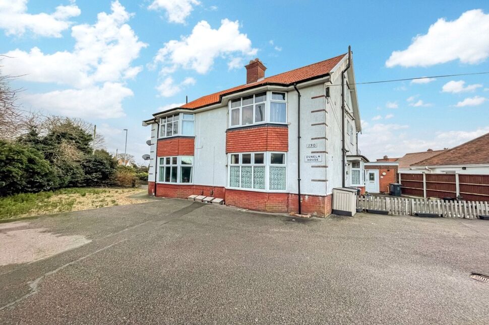 Main image of 2 bedroom Flat to rent, Middleton Road, Gorleston, Norfolk, NR31