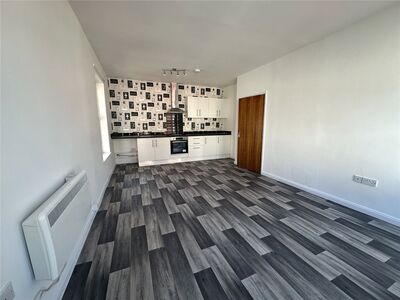King Street, 1 bedroom Flat to rent, &pound;650 pcm