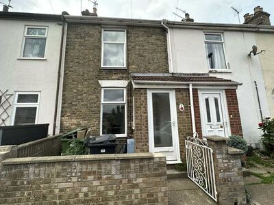 3 bedroom Mid Terrace House to rent