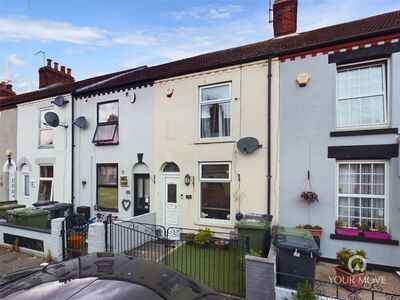 2 bedroom Mid Terrace House for sale