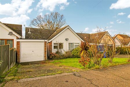 High Leas, 2 bedroom Detached Bungalow to rent, £875 pcm