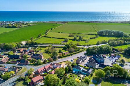 Yarmouth Road, 4 bedroom Detached House for sale, £575,000