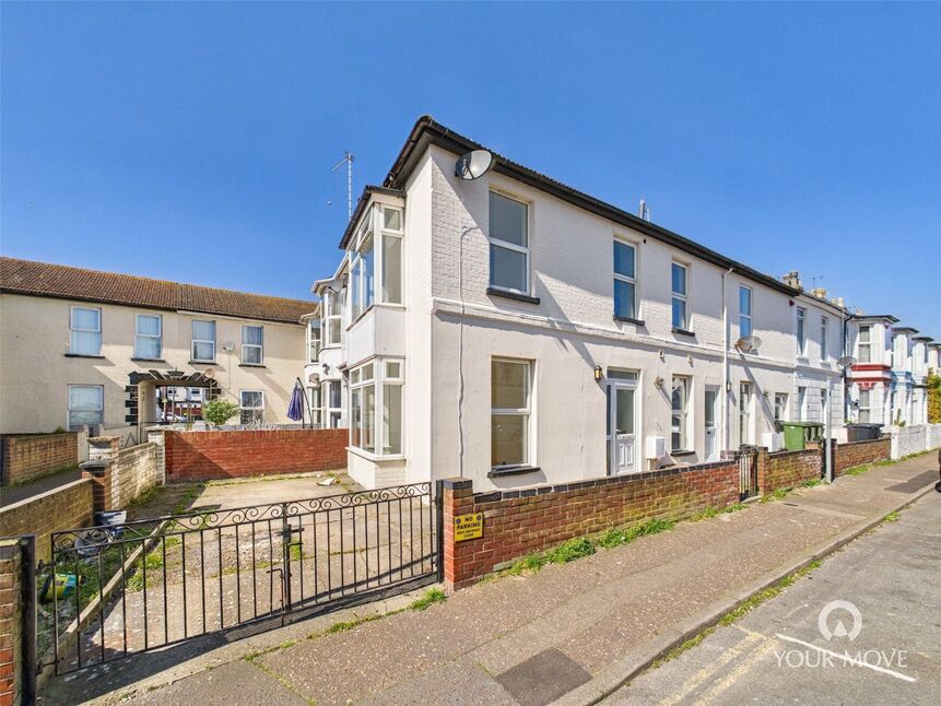 Main image of 2 bedroom End Terrace House for sale, Apsley Road, Great Yarmouth, Norfolk, NR30