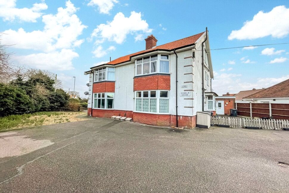 Main image of 2 bedroom Flat to rent, Middleton Road, Gorleston, Norfolk, NR31
