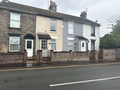 2 bedroom Mid Terrace House to rent
