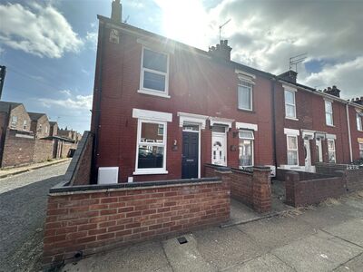 3 bedroom End Terrace House to rent