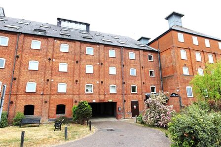 Swonnells Walk,  Flat to rent, £475 pcm