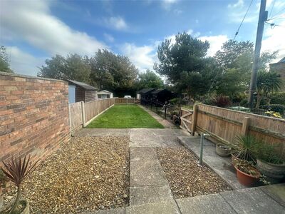 2 bedroom Mid Terrace Property to rent