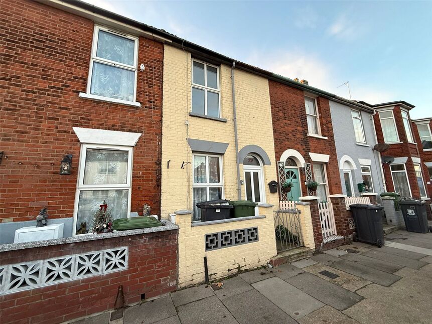 Main image of 2 bedroom Mid Terrace House to rent, Northgate Street, Great Yarmouth, Norfolk, NR30