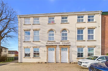 Southtown Road, 1 bedroom Flat for sale, &pound;55,000