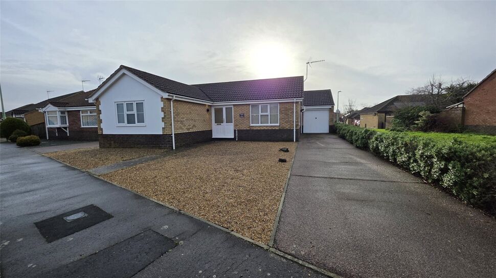 Main image of 2 bedroom Detached Bungalow to rent, Green Fleet Drive, Oulton, Suffolk, NR32
