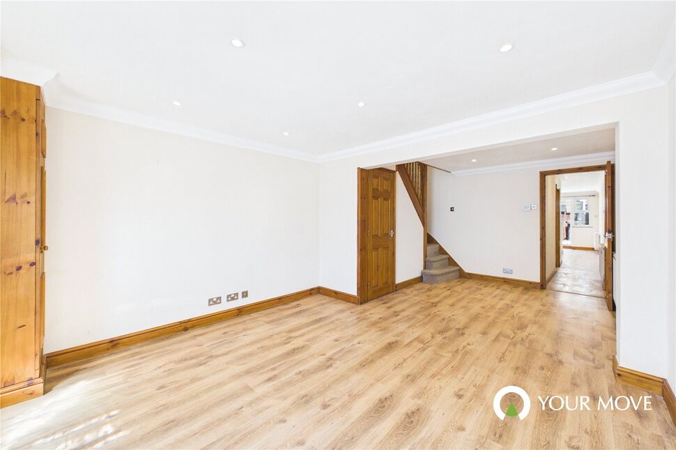 Main image of 2 bedroom Mid Terrace House for sale, Short Street, Lowestoft, Suffolk, NR33