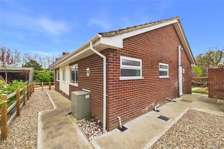 3 bedroom Detached Bungalow to rent