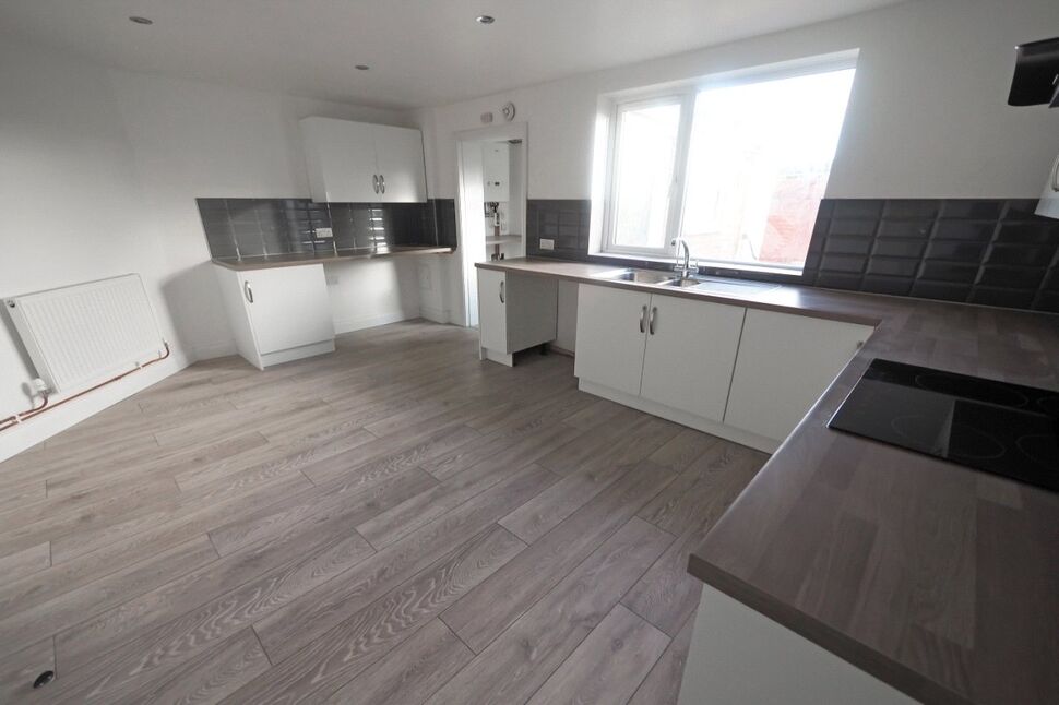 Main image of 3 bedroom Mid Terrace House to rent, Suffolk Road, Gorleston, Norfolk, NR31