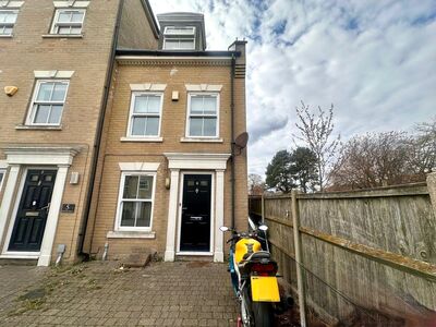 End Terrace House to rent