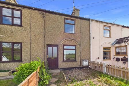 3 bedroom Mid Terrace House to rent