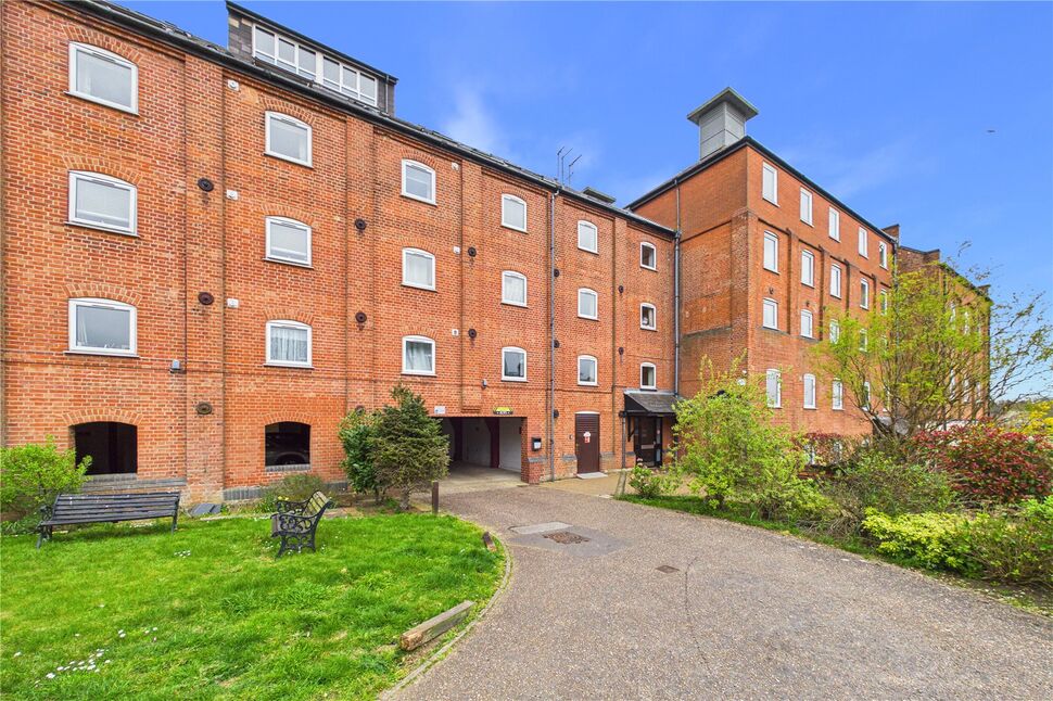 Main image of 1 bedroom Flat to rent, Swonnells Walk, Lowestoft, Suffolk, NR32