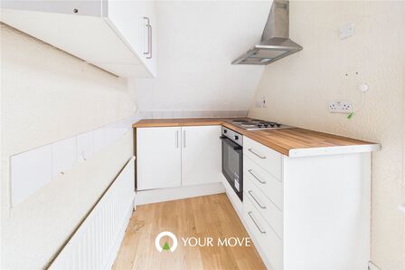 Upper Cliff Road, 1 bedroom Flat to rent, &pound;500 pcm
