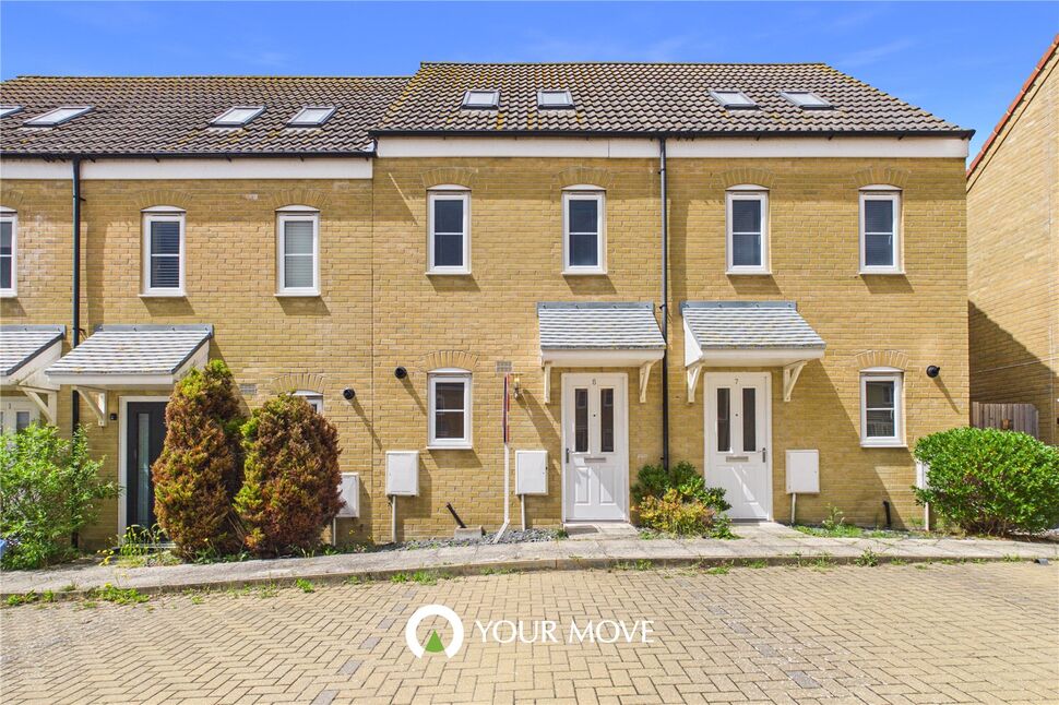 3 bedroom Mid Terrace House for sale