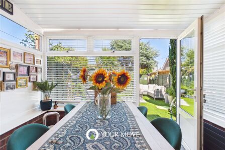 3 bedroom Mid Terrace House for sale