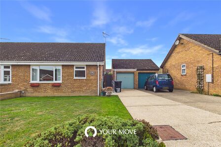 Kingswood Avenue, 2 bedroom Semi Detached Bungalow to rent, &pound;1,000 pcm