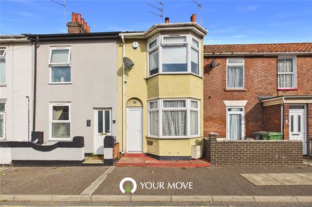 3 bedroom Mid Terrace House for sale