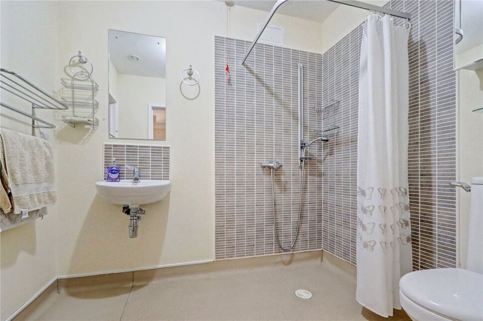 2 bedroom Flat for sale, Orchard Place, Houghton Le Spring, DH5 £50,000