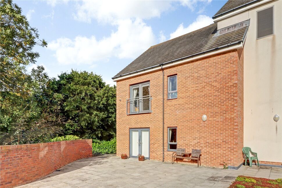 2 bedroom Flat for sale, Orchard Place, Houghton Le Spring, DH5 £50,000