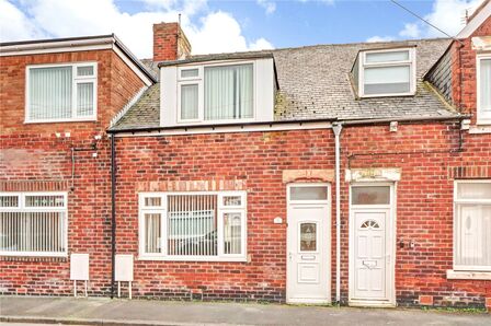 South Market Street, 2 bedroom Mid Terrace House for sale, £65,000