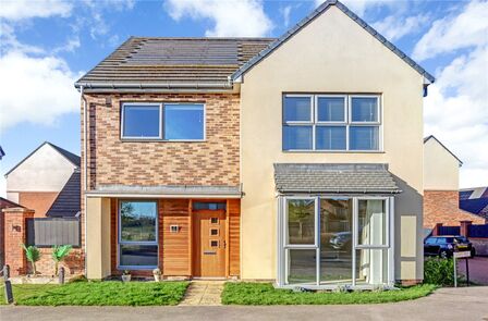 4 bedroom Detached House to rent