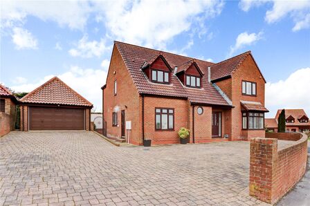 Grange View, 3 bedroom Detached House for sale, £435,000