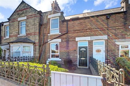 2 bedroom Mid Terrace House for sale